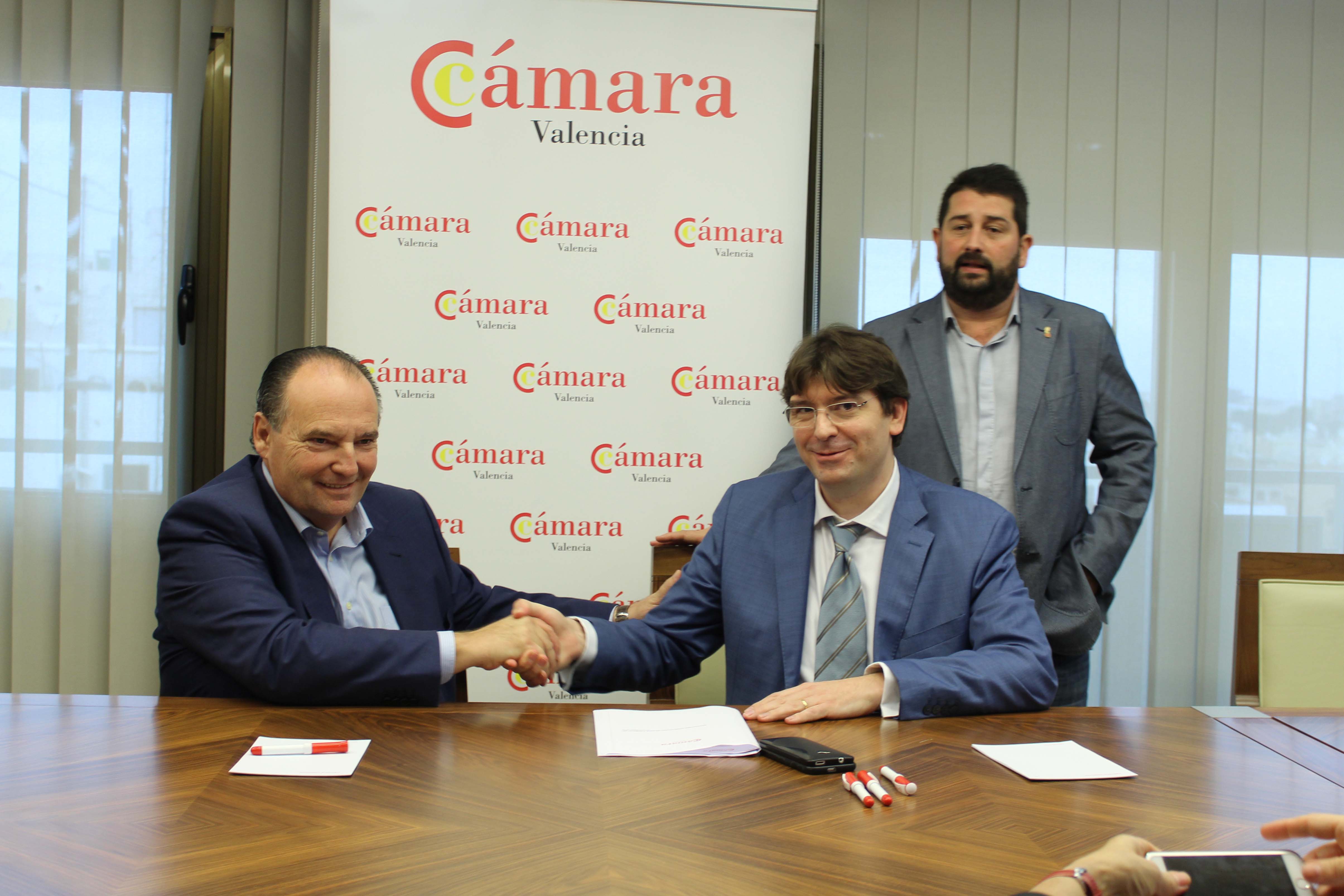 COMERÇMOBLE Y CÁMARA DE VALENCIA FIRMAN UN ACUERDO DE COLABORACIÓN